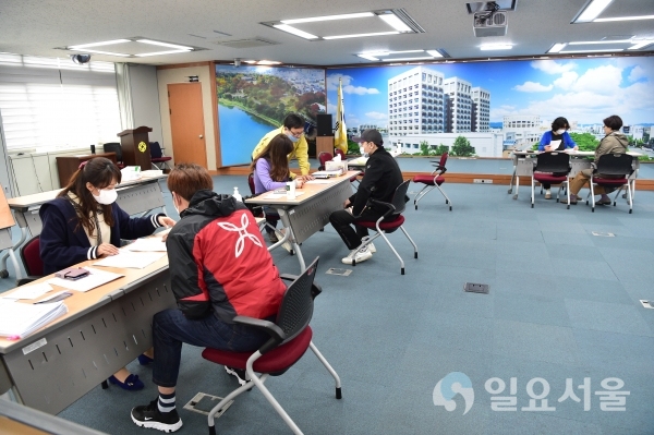 진주시 소상공인 긴급 생활안정지원금 접수광경