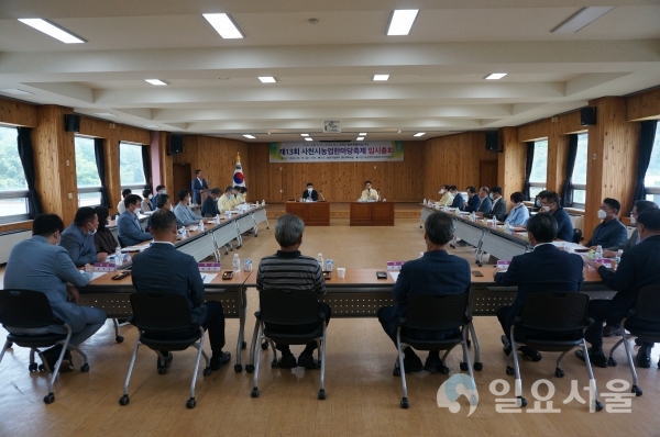 사천시농업한마당축제 추진위원회는 19일 오전 11시, 농업기술센터 대회의실에서 추진위원회 위원 42명이 참석한 가운데 임시총회를 개최했다.