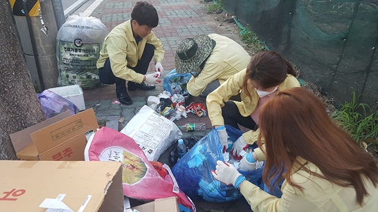 전남 광양시는 생활쓰레기 배출 및 수거실태에 대한 조사에 나섰다.