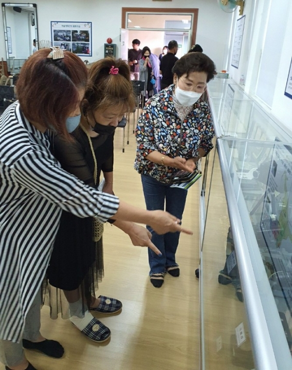 마을뿌리전시관개관