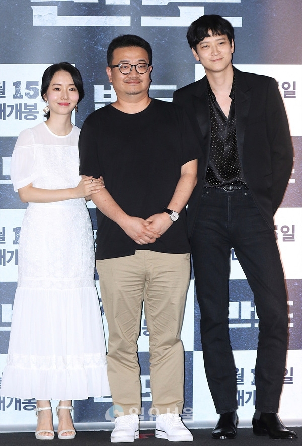 영화 반도 언론시사회에 참석한 이정현-연상호 감독-강동원