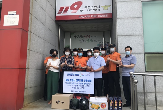 전남 목포시 자유시장 상인회가 ‘덕분에 챌린지’에 동참했다.