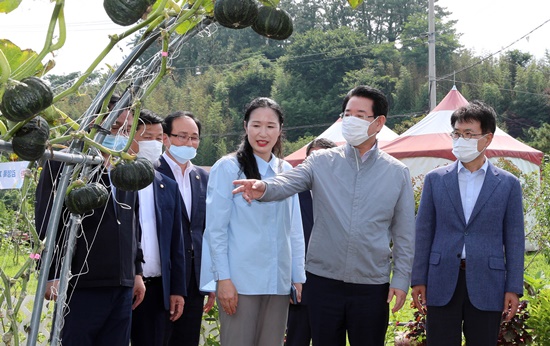 강진 '도두맘' 여성CEO인 홍여신 대표 사업장 방문