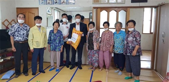 사랑의쌀 전달 현장