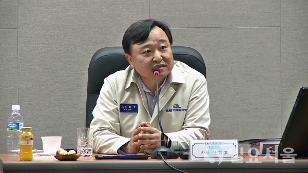 KAI 안현호 사장이 지난 24일, 개최된 한국항공우주산업(주) 조직관리자 워크샵에서 "자발적으로 일하는 조직을 만드는 것"이라며 "조직이 일할수 있도록 사업부제와 성과평가제를 도입했다"고 밝히고 있다.