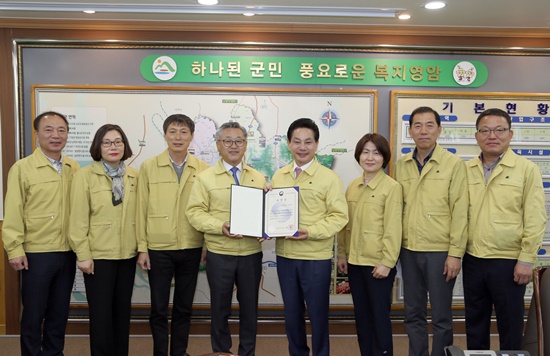 영암군은 극행정평가 최우수기관으로 선정되는 등 저력을 보여주고 있다.