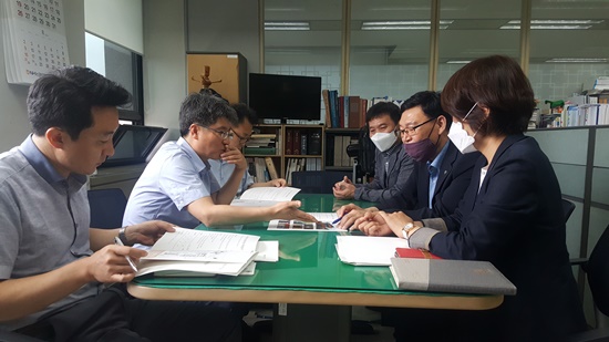 전남 곡성군은 문화재 분야 국비 확보를 위한 발품행정을 실시하고 있다(우측 가운데 오송귀 부군수)