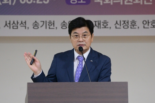 28일 이춘희 세종시장이 “행정수도 완성은 국가균형발전의 핵심이자 더는 미룰 수 없는 국가적 과제”라며 “세종시와 전국 혁신도시의 상호협력을 통해 이를 선도해야 한다”고 강조하고 있다.