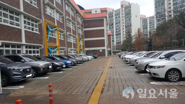 창원시는 학생들의 코로나19 확산 우려를 위해 지난 5월부터 임시 폐쇄한 학교 내 ‘열린주차장’을 10일부터 개방한다.