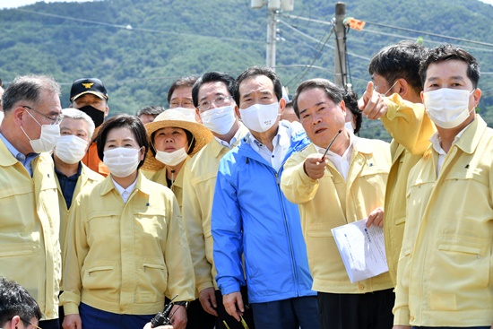 최형식 담양군수는 담양을 찾은 정세균 국무총리에게 특별재난지역 지정을 건의했다.