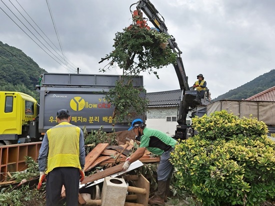 수해쓰레기 수거 현장