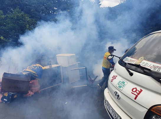 광양시보건소가 집중호우 피해지역 방역 활동에 총력을 기울이고 있다.