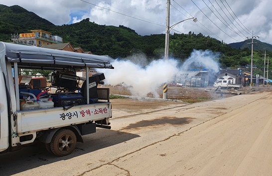 광양시보건소가 집중호우 피해지역 방역 활동에 총력을 기울이고 있다.