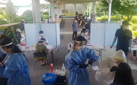 전남 담양군이 2학기 개학에 따른 코로나19 확산 방지를 위해 지난 17일 타 지역 거주 기숙사 학생을 대상으로 코로나19 검사를 진행했다.
