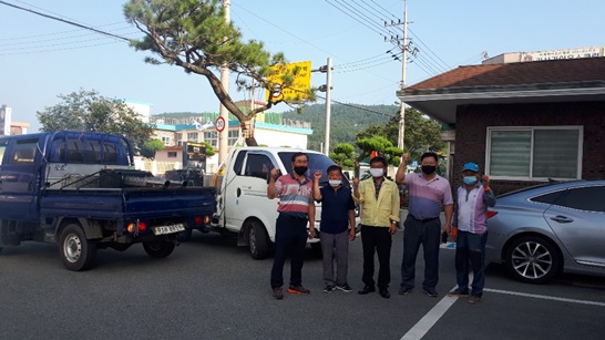 장흥 관산읍 이장협의회는 코로나19 재확산에 방역 작업을 했다.