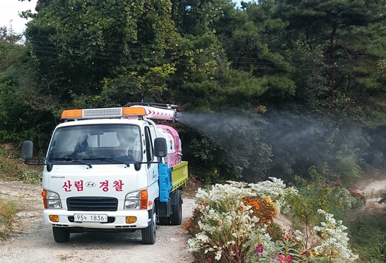 장성군이 폭염으로 인한 가축 피해 예방에 힘을 썼다.