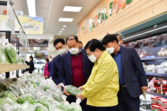 장성군 로컬푸드 직매장이 인기를 끌고 있다.
