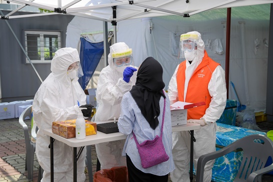 전남 순천시 거붕 백병원의 외과전문의, 간호사 등 5명의 의료인력을 지원했다.
