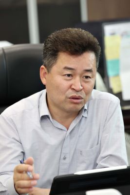 허인환 구청장 "교수들의 전문지식과 대학생들의 참신한 아이디어 등 유능한 인적·물적 자원을 활용, 해결방안을 모색하여 구정발전을 이끌겠다"