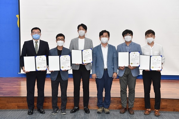 경상북도 우수 일자리사업 발굴대회 수상자 단체사진.