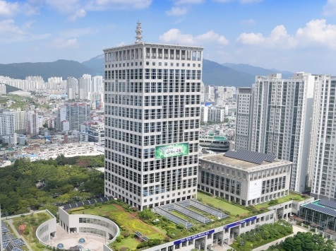 부산시는 이번 주가 코로나19 확산의 중대한 고비이자 분수령으로 보고 재난대응과 극복을 위해 24시간 위기대응체계를 본격적으로 가동하고 코로나바이러스감염증-19(이하 코로나19) 지역감염 확산 방지를 위해 사회적 거리두기 2단계 시행 기간을 당초 8월 31일에서 9월 6일까지 연장한다고 31일 밝혔다.(사진=부경일보DB)
