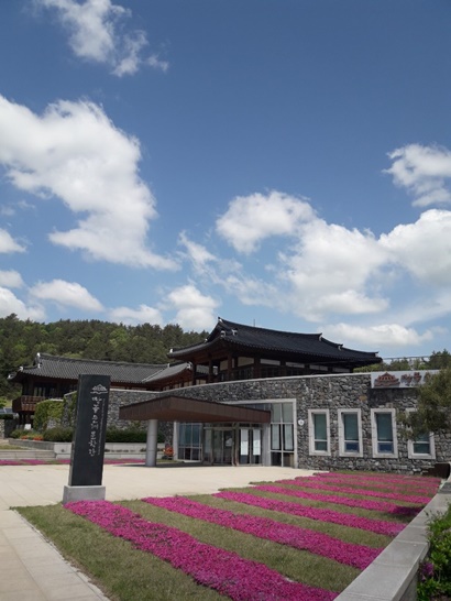 해남군 땅끝순례문학관에서 오는 9월부터 11월까지 3개월간 매월 새로운 시인을 초청해 시문학콘서트가 열린다.