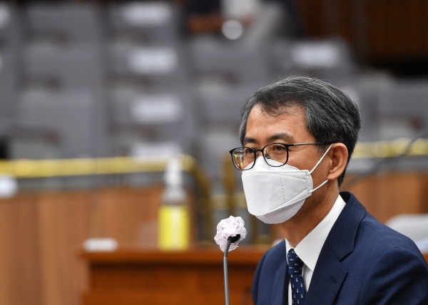 질문 답하는 이흥구 대법관 후보자 [뉴시스]