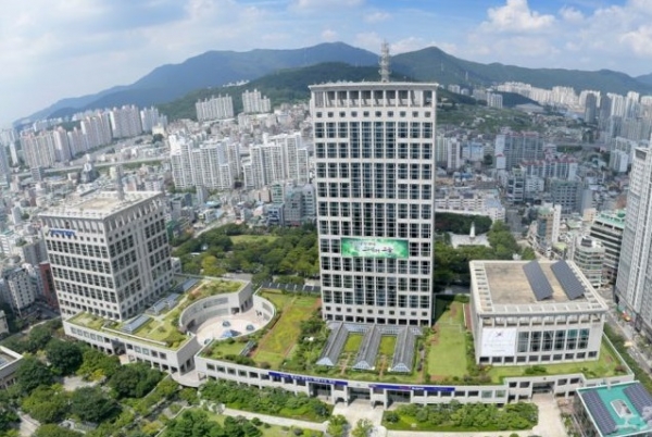 부산시는 지역 및 수도권 감염확산 등 선제 대응하기 위해 연장시행한 강화된 사회적거리두기 2단계를 2주간 재연장해 이달 20일 24시까지 시행한다고 4일 밝혔다.(사진=부경일보DB)