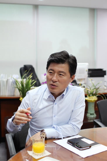구자근 미래통합당 의원은 지난달 30일 오후 서울 여의도 국회의원 회관에서 일요서울과 만나 인터뷰를 진행했다. [구자근 의원실 협조]