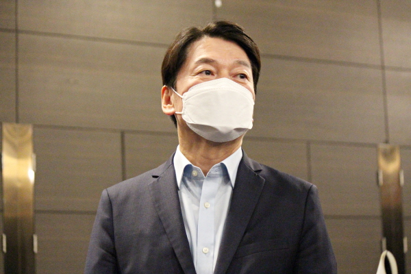 대구 '포스트 코로나' 간담회 참석한 안철수 대표 [뉴시스]