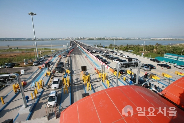 고양·김포·파주 시민 여론조사, 일산대교 통행료 무료화 ‘찬성’ 80% 넘어-일산대교 전경
