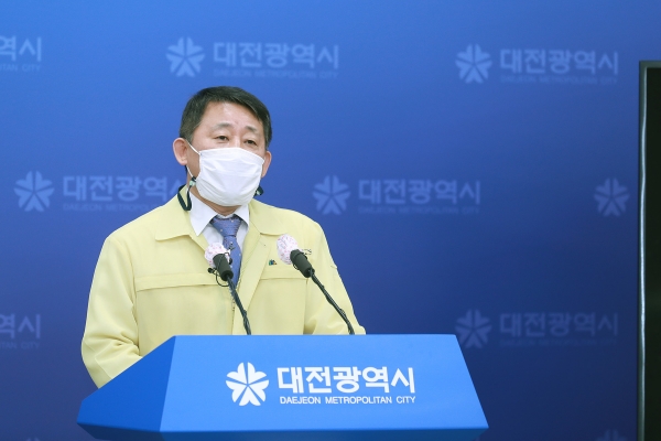 15일 서철모 행정부시장이 부동산투기 시ㆍ구 합동조사 결과 브리핑을 하고 있다.