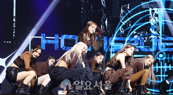 미니 1집 이슈 메이커(ISSUE MAKER) 발매한 걸그룹 핫이슈