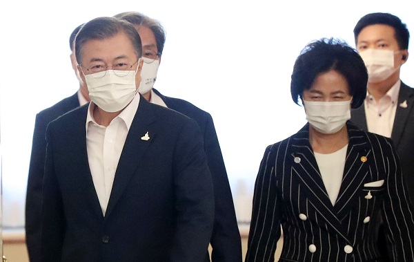 뉴시스