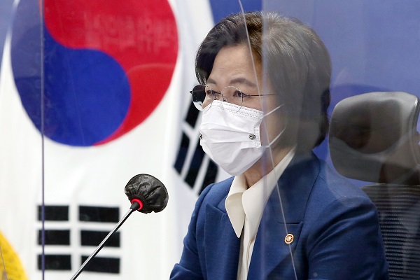 뉴시스