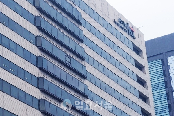 KT 불법 퇴출 프로그램의 피해자들이 끝나지 않은 이야기를 꺼냈다. [이창환 기자]