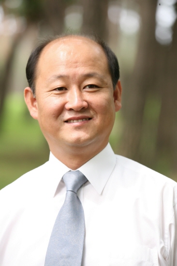 홍준일 편집위원