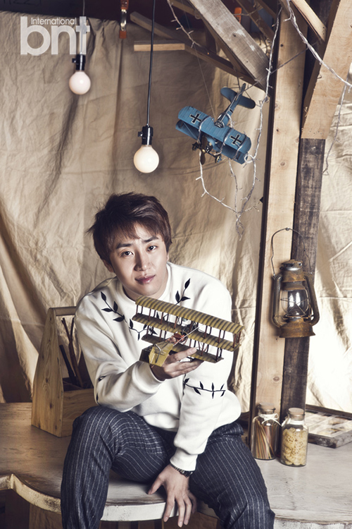 '대세 방송인' 홍진호, 패션화보 공개