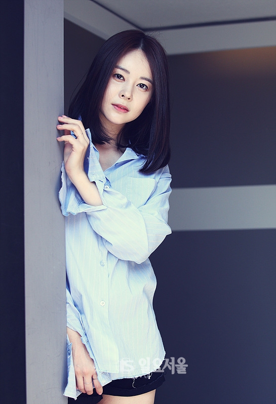 [IS인터뷰 화보3] 허이재, 우주의 크리스마스 오디션 때 '눈물 펑펑'