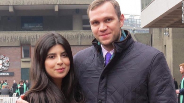 UAE 법원에서 무기징역을 선고받은 영국인 대학원생 매튜 헤지스(오른쪽)와 그의 부인 다니엘라 타자다(왼쪽)의 모습. [CNN]