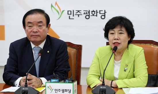 민주평화당 장병완 원내대표(왼), 조배숙 대표 <뉴시스>