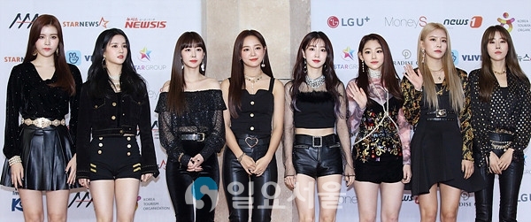 2018 Asia Artist Awards(AAA) 레드카펫 행사에 참석한 구구단