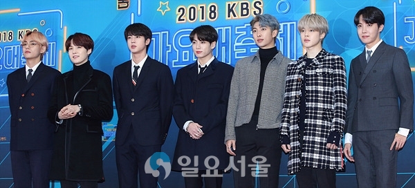 2018 KBS가요대축제 레드카펫 행사에 참석한 방탄소년단
