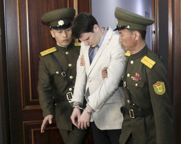 2016년  3월 16일 북한이 공개한 미국대학생 오토 웜비어(22)의 재판 직전 사진. [뉴시스]