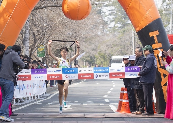 지난해 구간 마라톤 대회(배문고 박지원선수).