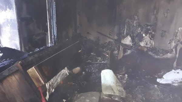 2일 오전 4시 8분경 충북 청주시에 위치한 한 25층 아파트 3층에서 불이 나 집 안에 있던 24세 남성이 숨졌다. [사진=청주서부소방서 제공]