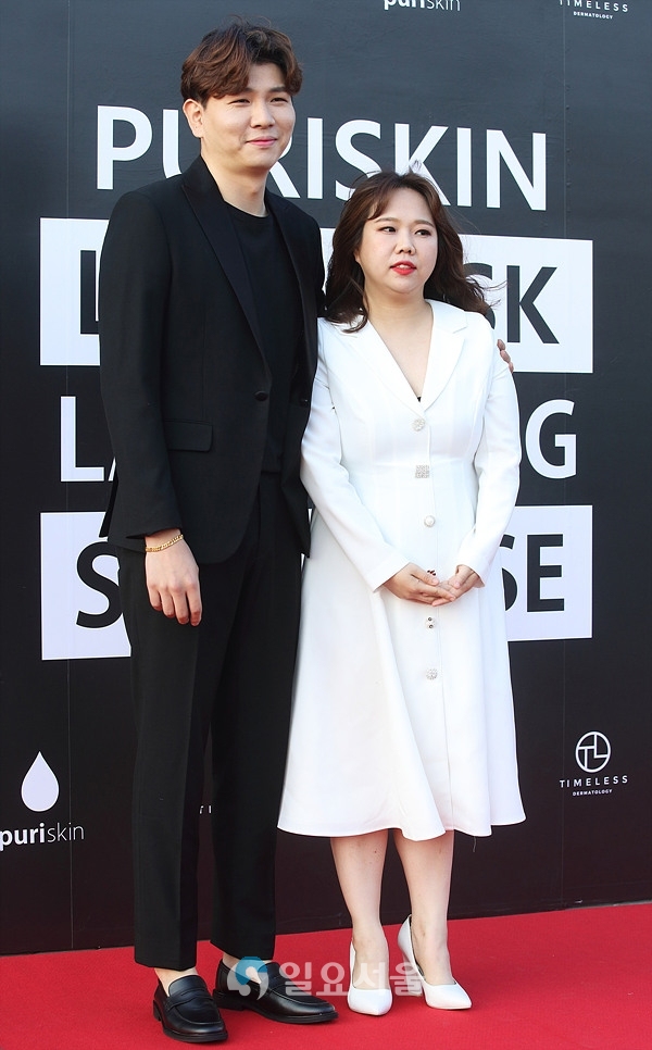 퓨리스킨 LED 마스크 행사 참석한 제이쓴-홍현희 부부