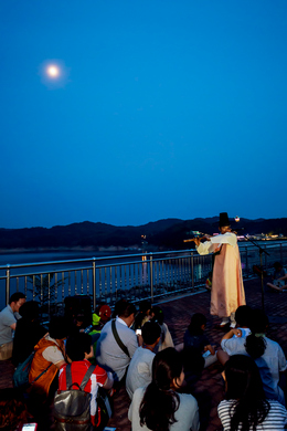 안동시가 오는 22일 안동 시내 일원에서 ‘안동의 밤을 가장 아름답게 즐기는 방법’이라는 타이틀로 안동 달빛투어 ‘달그樂’이 진행한다.