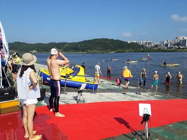 안동시가 8월 11일 오전 7시 강남동 새마을회관 앞 강변 다목적광장에서 제3회 안동 낙동강변 전국수영대회를 개최한다.