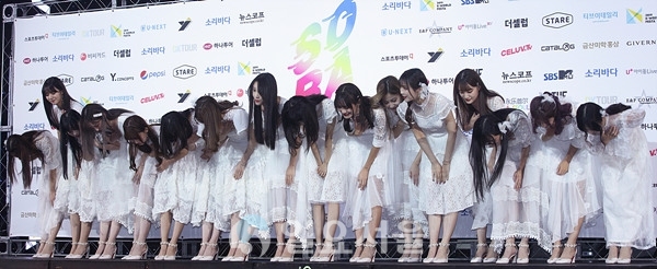 2019 소리바다어워즈 블루카펫 행사에 참석한 SNH48